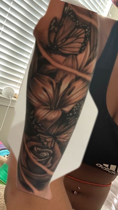 Tattoo Baddie, Portrait Tattoo Sleeve, Arm Sleeve Tattoos For Women, Side Neck Tattoo, Hand Tattoos For Girls, Cute Hand Tattoos, Tattoos For Women Half Sleeve, Black Girls With Tattoos, Tasteful Tattoos