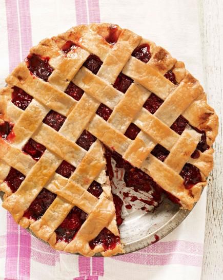 Fresh Cherry Pie Recipe, Fresh Cherry Pie, Sugar Cream Pie, Homemade Cherry Pies, Cherry Pie Recipe, Summer Pie, Fresh Cherry, Raspberry Pie, Tart Filling