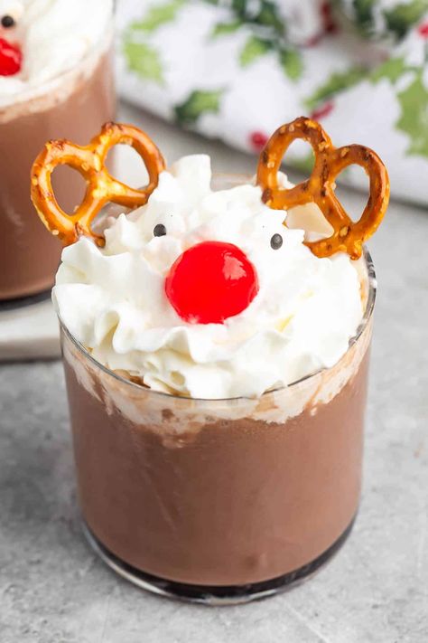 Make a Dry Rudolph Drink - instead of a Drunken Rudolph or Tipsy Rudolph make it non-alcoholic! A chocolate milk drink with peppermint syrup and decorate it like Rudolph the Red Nosed Reindeer! Kid Friendly Christmas Drinks, Rudolph Drink, Drunken Rudolph, Christmas Drinks For Kids, Fun Kids Drinks, Beginners Recipes, Christmas Mocktails, Peppermint Syrup, Christmas Food Treats