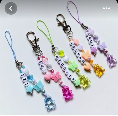 Skz Phone Charm, Beaded Accessories Ideas, Beads Keychain Ideas, Phone Charms Ideas, Pearl Phone Charm, Strap Keychain, Kpop Anime, Beaded Charms, Bead Charms Diy