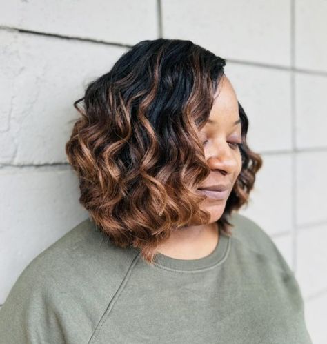 Wavy Crochet Bob Style Crochet Wavy Hair, African American Bobs Hairstyles, Crochet Braids Straight Hair, Individual Crochet Braids, Crochet Braids Hairstyles Curls, Crochet Hair Styles Freetress, Ocean Wave Crochet, Crochet Bob, Ocean Wave Crochet Hair