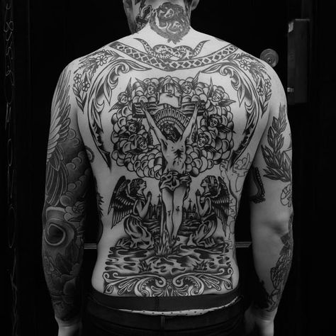 Beautiful classic Christ on the cross back piece tattoo done by Rich Hardy. #RichHardy #blackwork #traditionaltattoos #classictattoos #americana #christ #cross #crucified #crucifix Traditional Tattoo Back Piece, Tattoo Back Piece, Traditional Back Tattoo, Traditional Chest Tattoo, Crucifix Tattoo, Dragon Tattoo Back Piece, Christ On The Cross, Torso Tattoos, Traditional Style Tattoo