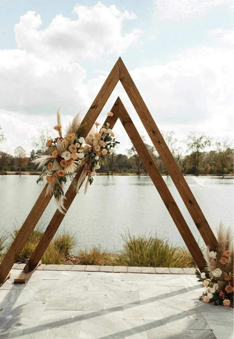 Wedding Arches Triangle, Arc Weddings, Cheap Wedding Arch Ideas, Unique Wedding Arbor, Triangle Arbour, Wooden Wedding Arch, Diy Wedding Arbor, Simple Wedding Arch, Bonfire Wedding