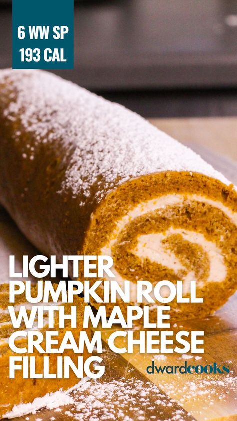 Light Pumpkin Roll with Maple Cream Cheese Filling Weight Watchers fall recipes Low Calorie Pumpkin Roll, Healthy Pumpkin Roll, Healthy Pumpkin Roll Recipe, Weight Watchers Cake, Weight Watcher Cookies, Weight Watchers Pumpkin, Pumpkin Roll Cake, Pumpkin Rolls Recipe, Maple Cream Cheese