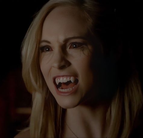 Caroline Forbes Vampire Face, Cerise Aesthetic, Tvdu Pictures, Caroline Aesthetic, Caroline Forbes Aesthetic, Tvd Caroline, Vampire Face, Vampire Eyes, Vampire Pictures