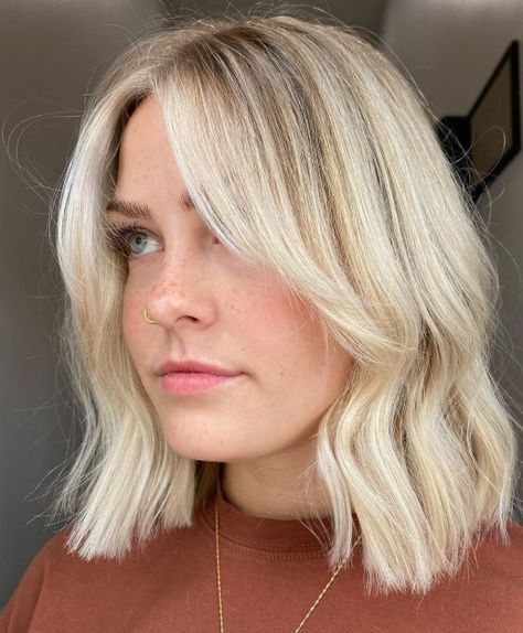 Short Bob with Long Curtain Bangs Bob Long Bangs, Bob 2023, Trendy Curtain Bangs, Bangs Ideas, Trendy Bob Hairstyles, Hair Adviser, Polished Hair, Bob Hairstyles With Bangs, Bob Haircut With Bangs