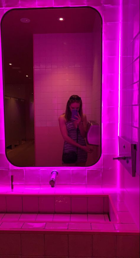 Euphoria Bathroom, Pink Night Club, Club Bathroom Aesthetic, Party Bathroom Aesthetic, Nightclub Bathroom, Night Club Bathroom, Nightclub Bathroom Aesthetic, Club Bathroom Aesthetic Grunge, Night Club Bathroom Aesthetic