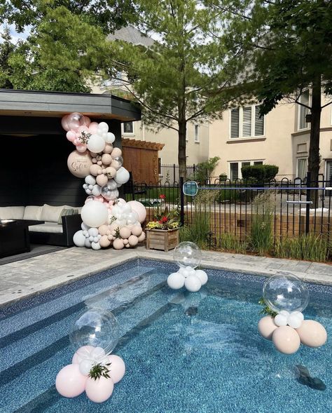 Elegant Pool Party Decorations, Cocktail Pool Party Decor, Chic Pool Party Decorations, Party Pool Decorations, Wedding Shower Pool Decorations, Balloon Pool Decorations, Pool Decorations For Engagement Party, Fancy Pool Party, White Pool Party