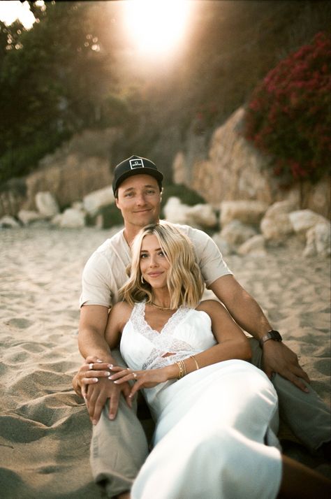 Married Couple Beach Pictures, Couple Hawaii Photoshoot, Wedding Anniversary Photoshoot Ideas Beach, Engagement Pictures By Water, La Jolla Beach Photoshoot, White Outfit Beach Pictures Couple, Modern Beach Engagement Photos, In The Water Engagement Photos, Save The Date Beach Photoshoot