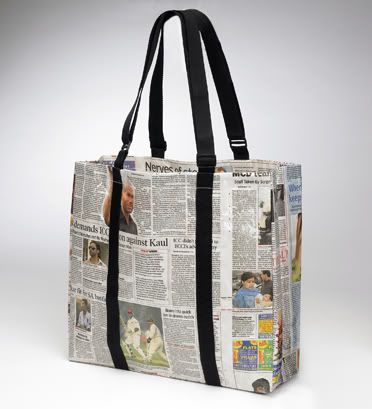 Newspaper Delivery BagsNewspaper Delivery Bags Newspaper Bags, Newspaper Gift, Recycled Paper Crafts, Diy Newspaper, Sew Bags, Recycled Magazines, Delivery Bag, Ritter Sport, Recycle Bag