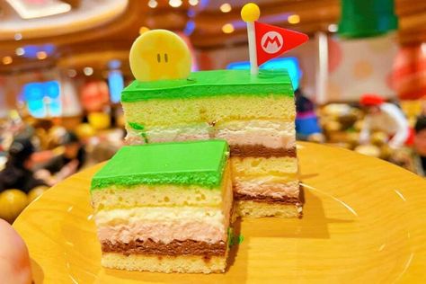 Super Nintendo World Food, Super Nintendo World Hollywood, Universal Studios Food, Theme Park Food, Comidas Aesthetic, Hollywood Food, Super Nintendo World, Popcorn Buckets, Peach Cupcakes