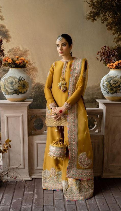 Modern gharara suit in Yellow color Pakistani Gharara Designs, Bridal Gharara Designs, Akbar Aslam, Sharara Suit Designs, Gharara Designs, Gharara Suits, Sharara Designs, Desi Dress, Mehendi Outfits