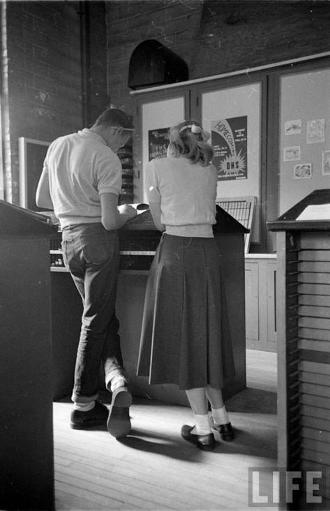 teenagers, bobbysoxer, ca. 50's. 50s Love Aesthetic, 50s Couple, 1950s Couple, Grease Aesthetic, 1950s Teenagers, 1950s Love, 50s Aesthetic, Old Fashioned Love, Vintage Couples