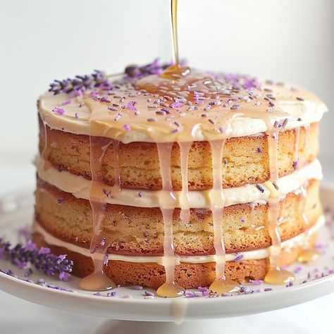 Photo lavender honey cake with lavenderi... | Premium Photo #Freepik #photo Lavender London Fog Cake, Honey Lavender Cake Recipe, Lavender Buttercream Cake, Lavender And Honey Wedding, Honey Lavender Cake, Lavender Honey Cake, Lavender Cake Recipe, Chai Cake, Lavender Wedding Cake