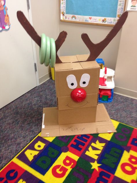 Reindeer ring toss I made. Easy party game to make. Cardboard box body, cardboard or foam board antlers, foam rings from dollar store. His nose is a plastic bowl :) Kindergarten Christmas Party, Preschool Christmas Party, Quiz Ideas, Christmas Party Games For Kids, Christmas Fair Ideas, School Christmas Party, Diy Christmas Party, Fun Christmas Games, Christmas Kindergarten