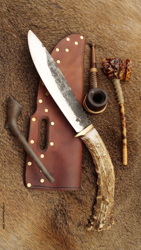 Custom build for the Shaw Pipe Co. Hand forged blade, mule deer antler handle. Deer Antler Pipe, Deer Antler Knife, Antler Pipe, Blacksmith Ideas, Antler Knife, Belt Knife, Skinning Knife, Native American Crafts, American Gods