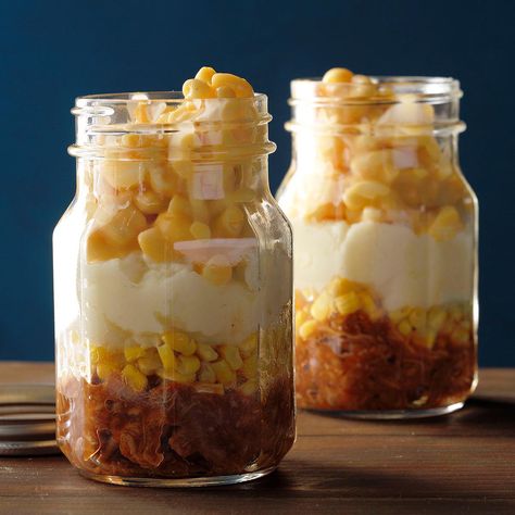 Pulled Pork Parfait Pulled Pork Sundae, Bbq Parfait, Bbq Sundae, Pulled Pork Parfait, Mason Jar Meal Prep, Jar Meals, Mason Jar Desserts, Jar Recipes, Parfait Recipes