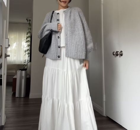 Long Cardigan Skirt Outfit, White Skirt Outfit Ideas Hijab, Winter Outfit Maxi Skirt, Maxi Skirt And Cardigan Outfit, Cardigan Long Skirt Outfit, Maxi Skirt Cardigan Outfit, Hijabi Maxi Skirt Outfit, Long White Skirt Outfit Winter, Modest Long Skirt Outfits