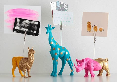 20 Fun and Chic DIYs with Plastic Animal Toys — Value Minded Mama Diy Old Toys, Diy Party Animals, Plastic Animal Crafts, Upcycle Toys, Diy Pet Toys, Artsy Ideas, Toy Animals, Animal Toys, Photo Holders