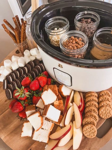 Simple Tips for an Epic Crockpot Fondue Board! - Fall Dip Crockpot, Crockpot Melted Chocolate, Simple Dessert Board, Chocolate Fondue In Crockpot, Diy Fondue Pot Ideas, Chocolate Fondue Bar Ideas, Party Fondue Ideas, Apple Dipping Station Crockpot, Party Food In Crockpot