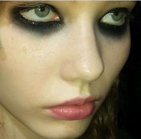 Messy Goth Makeup, Goth Grunge Makeup, Grunge Punk Aesthetic, Maquillage Goth, Funky Makeup, Swag Makeup, Dope Makeup, Edgy Makeup, Goth Makeup