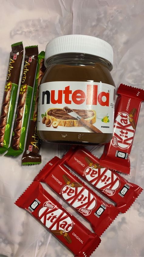 Gas Station Food, Sleepover Food, Alcohol Aesthetic, Snack Storage, Wedding Jewellery Collection, Blue Makeup, Art Drawings For Kids, Nutella, Biscuits