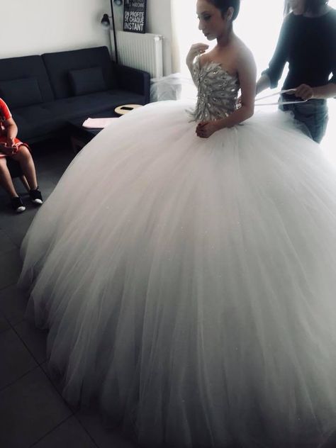 Poofy White Wedding Dress, Big Fluffy Dresses, Big Puffy Wedding Dresses, Big Poofy Dresses, Poofy Dresses, Wedding Gown Ballgown, Puffy Wedding Dresses, Poofy Dress, Ballroom Gowns