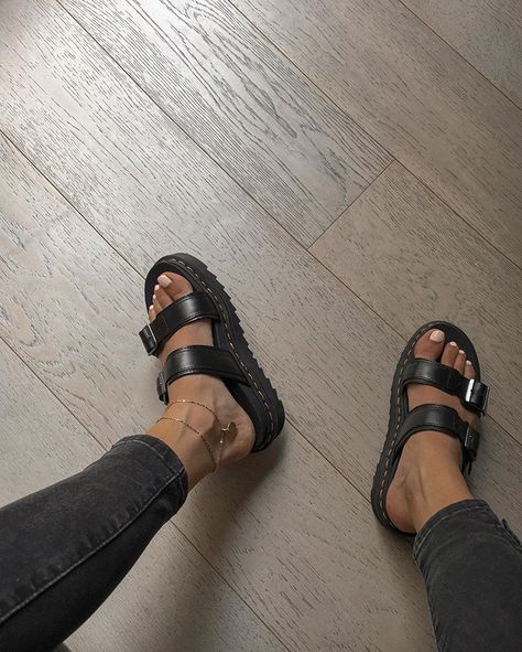 Daniella Rogers (@momma_d_rogers) • Instagram photos and videos Out Going Outfits, Doc Marten Sandal, Doc Martin Sandals, Doc Sandals, Sandals Aesthetic, Slide Sandals Outfit, Martens Sandals, Dr Martens Sandals, Holiday Style Summer