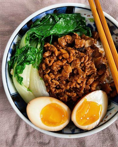 The Cooking of Joy: Taiwanese Braised Pork over Rice (滷肉飯) Pork Over Rice, Braised Leg Of Lamb, Braised Pork Rice, Pork Bone Soup, Bone Soup, Pork Broth, Rock Sugar, Five Spice, Beef Noodle Soup