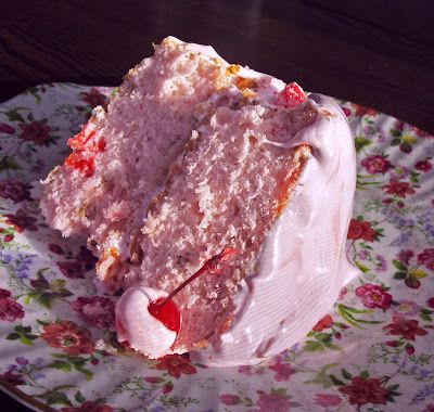 Copycat Wendys Frosty, Cherry Frosting Recipe, Maraschino Cherry Cake, Copycat Wendy's Frosty Recipe, Wendys Frosty Recipe, Cherry Frosting, Cherry Cake Recipe, Wendys Frosty, Frosty Recipe