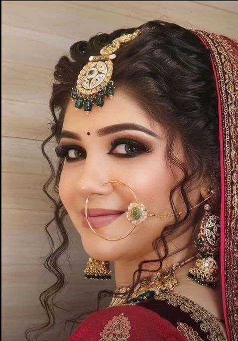 #reels#reelsvideo#reelsinstagram#reelsindia#holareels#reelsteady#instagramreels#reelsinsta#instareels#reelsofinstagram#k#music#bhfy#disney#littlestoriesofmylife#tiktokindia#videoftheday#instareel#foryoupage#fyp Nath Bridal For Round Face, Best Bridal Makeup Indian, Bride Hairstyle Indian, Bridal Photography Poses Indian, Eye Makeup For Bride, Hairstyles For Bride Indian, Bride Makeup Indian, Indian Wedding Makeup Bridal Looks, Mehndi Look For Bride