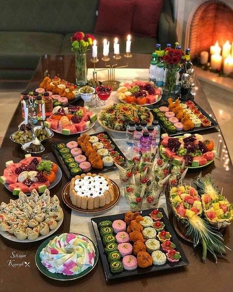 Amazing Food Platters, Appetizers Table, Butterfly Birthday Cakes, Catering Ideas Food, Cupcakes Decorados, Comedian Quotes, Party Food Platters, Fruit Salad Recipes, Food Displays