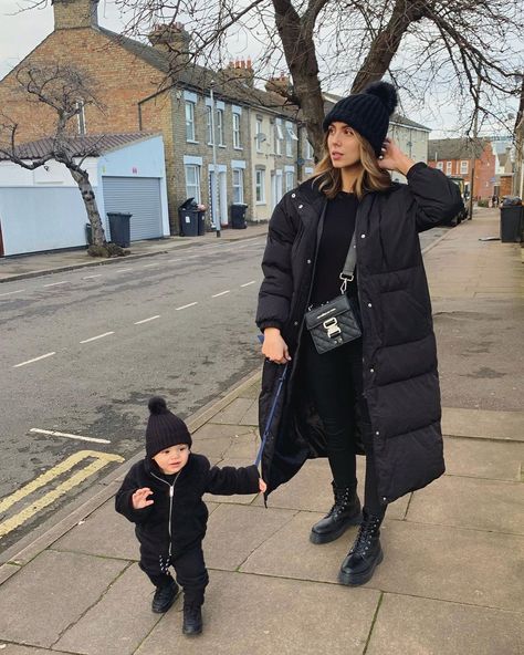 JESS RANGER (@jessranger) • Instagram photos and videos Matching Mommy Son Outfits, Mommy Son Outfits, Winter Christmas Outfits, Mom And Son Outfits, Postpartum Fashion, Mom Daughter Outfits, Post Partum Outfits, Mommy And Son, Stylish Maternity Outfits