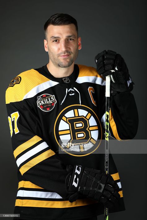 Nhl All Star Game, Patrice Bergeron, Boston Bruins Hockey, Bruins Hockey, Nhl Players, Hockey Player, T Mobile, Boston Bruins, Hockey Teams