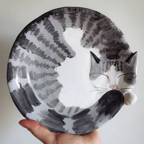 Cat Plate, Metallic Glaze, Miniature Pottery, Ancient Pottery, Cerámica Ideas, Ceramics Ideas Pottery, Ceramic Studio, Ceramics Ideas, Pottery Making