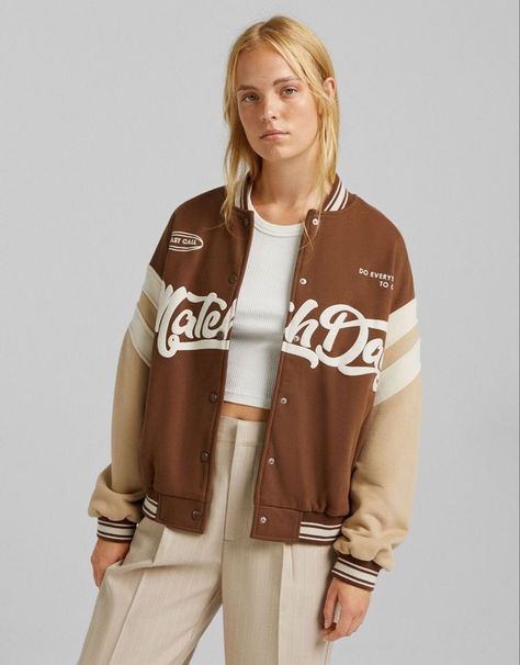 @bershka Bershka Jacket Women, Bershka Outfit, Varsity Outfit, Vintage Jacket Outfit, White Jacket Outfit, Bershka Jacket, Prom Jacket, Senior Jackets, Varsity Jacket Outfit