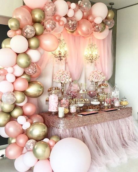 rose-gold-baby-shower-themes-pink-tulle-rose-gold-sequins-dessert-table-roses-flower-bouquets Gold Baby Shower Ideas, Tårta Design, Girl Shower Themes, Gold Dessert, Rose Gold Theme, Idee Babyshower, Gold Baby Shower, Baby Rosa, Rose Gold Confetti