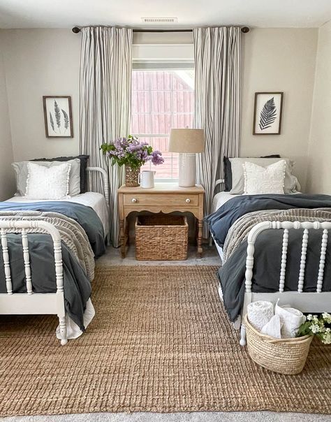 Cottage Inspired Guest Room Reveal - Rooms For Rent blog Twin Guest Room Ideas, Guesthouse Rooms Ideas, Multiple Bed Guest Room, Matching Twin Beds Guest Room, Guest Room 2 Beds, 2 Twin Beds Guest Room, Grandkid Bedroom Ideas Guest Rooms, Neutral Guest Room Ideas, Grandkids Guest Room Ideas