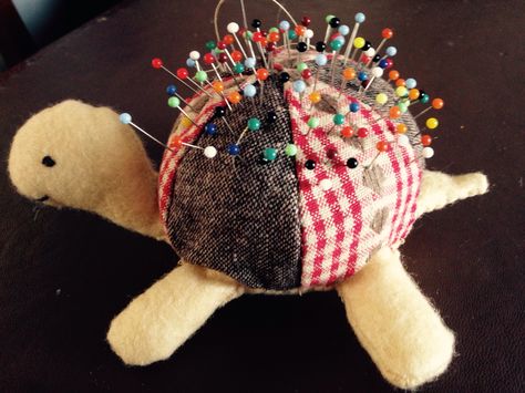 Turtle pin cushion! Turtle Pin Cushion, Quick Sewing Gifts, Sewing Doll Clothes, A Turtle, Sewing Dolls, Pin Cushion, Sewing Gifts, Sewing Project, Sewing Room