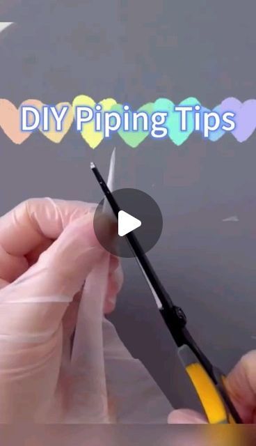 Tipless Piping Bags Tutorial, Diy Icing Piping Bag, Diy Piping Bag Tips, Homemade Piping Bag, Diy Piping Bag, Icing Piping Techniques, Icing Patterns, Diy Icing, Cupcake Piping