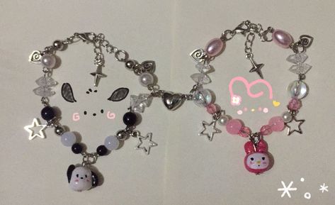 Pochacco Bracelet, Twins Gift, Couple Bracelets, My Melody, Jewelry Inspo, Anime Guys, Beading, Twins, Beaded Bracelets