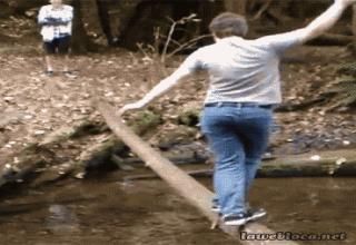 These people tried, but were only successful in failing. Funny Falling Videos, Funny People Falling, People Failing, Falling Gif, Funny Person, People Falling, Person Falling, Random Gif, People Videos