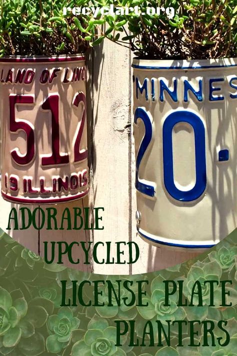 Old License Plate Ideas, Cool Planters, License Plates Diy, License Plate Decor, License Plate Crafts, Old License Plates, License Plate Art, Insect Spray, Old Plates