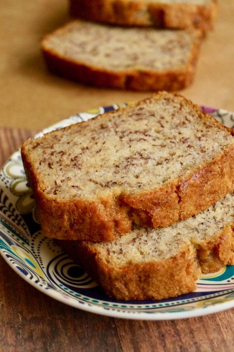 Banana Yeast Bread, Vegan Banana Bread Recipe Easy, Vegan Quick Bread Recipes, Moist Vegan Banana Bread, Eggless Banana Recipes, No Egg Banana Bread, Vegan Banana Recipes, Raw Banana Recipes, Banana Bread Recipe Vegan