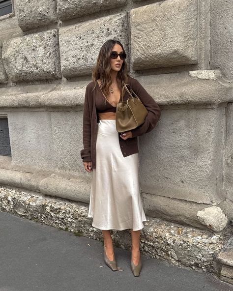 Tamara Kalinic | Neutral days 🫶🏻 | Instagram Tamara Kalinic Outfits, Tamara Kalinic, November Fashion, Outfit Inspo Spring, Chic Outfits Classy, Women's Bags By Shape, Women's Bags By Style, Spring Fashion Outfits, Neutral Outfit