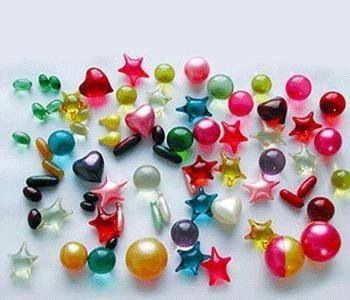 Bath pearls! Me and my mum would always buy these for eachother from Body shop and Boots #LJM Bath Oil Beads, Bath Beads, Bath Pearls, 1980s Childhood, Childhood Memories 90s, 90s Memories, Bath Oil, Kinds Of Shapes, 90s Toys