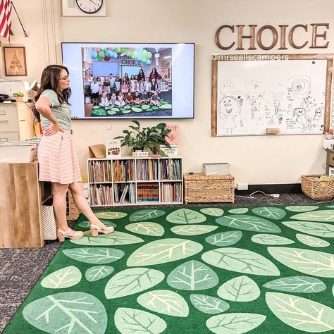 Kindergarten Classroom Rug, Classroom Carpet Alternatives, Classroom Carpet Area, Wonderland Classroom, Classroom Carpet, Classroom Rugs, Classroom Carpets, Elementary Classroom Themes, Classroom Idea