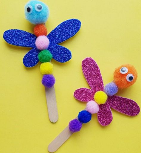 Pom Pom Caterpillar, Caterpillar Craft Preschool, Easy Spring Crafts, Time Craft, Dragon Fly Craft, Caterpillar Craft, Insect Crafts, Rainy Day Crafts, Toddler Arts And Crafts