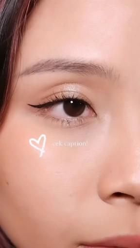 Eyeliner tutorial step by step Eyeliner For Beginners How To Apply, Natural Eyeliner Look Korean, Draw Eyeliner Step By Step, How To Wink Eye Tutorial, How To Do Eyeliner Korean, Eyeliner For Beginners Step By Step, Asian Inner Corner Eyeliner, How To Put Liner On Eyes, Asian Eyeliner Styles