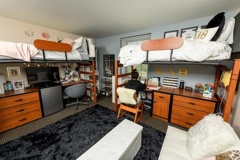 Forced Triple Dorm Ideas, 3 People Dorm Room, Lofted Beds Dorm, College Dorm Lofted Beds, Dorms With Lofted Beds, Dorm Room With Futon, 3 Person Dorm, Large Dorm Room, College Dorm Room Ideas Loft